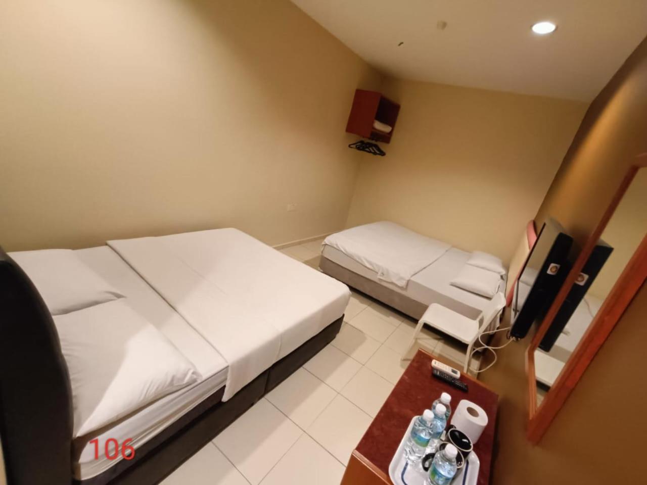 Doris Hotel Malacca Exterior foto